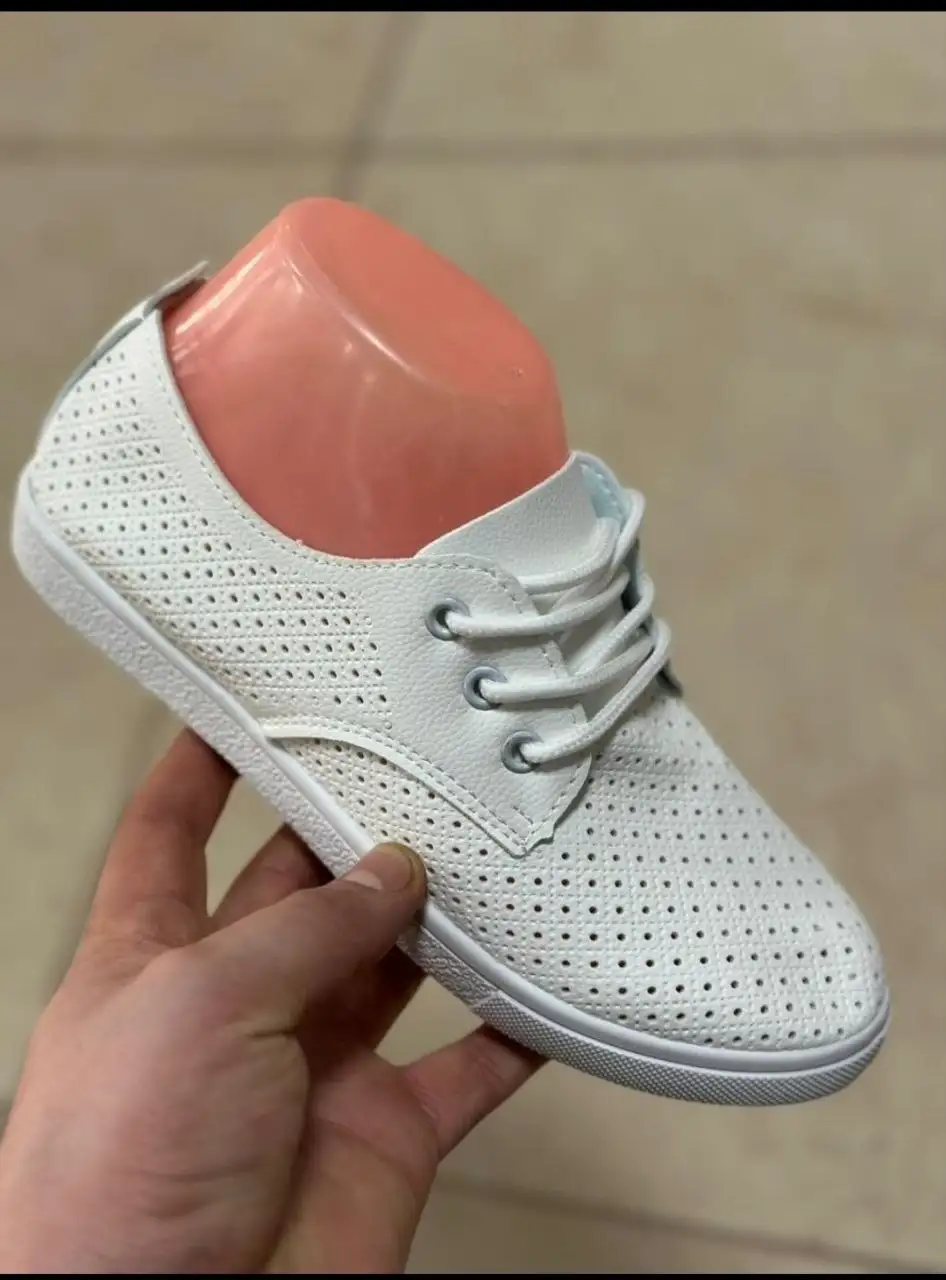 Белые легкие удобные дышащие кроссовки - Обувь (Одежда) в Калининград