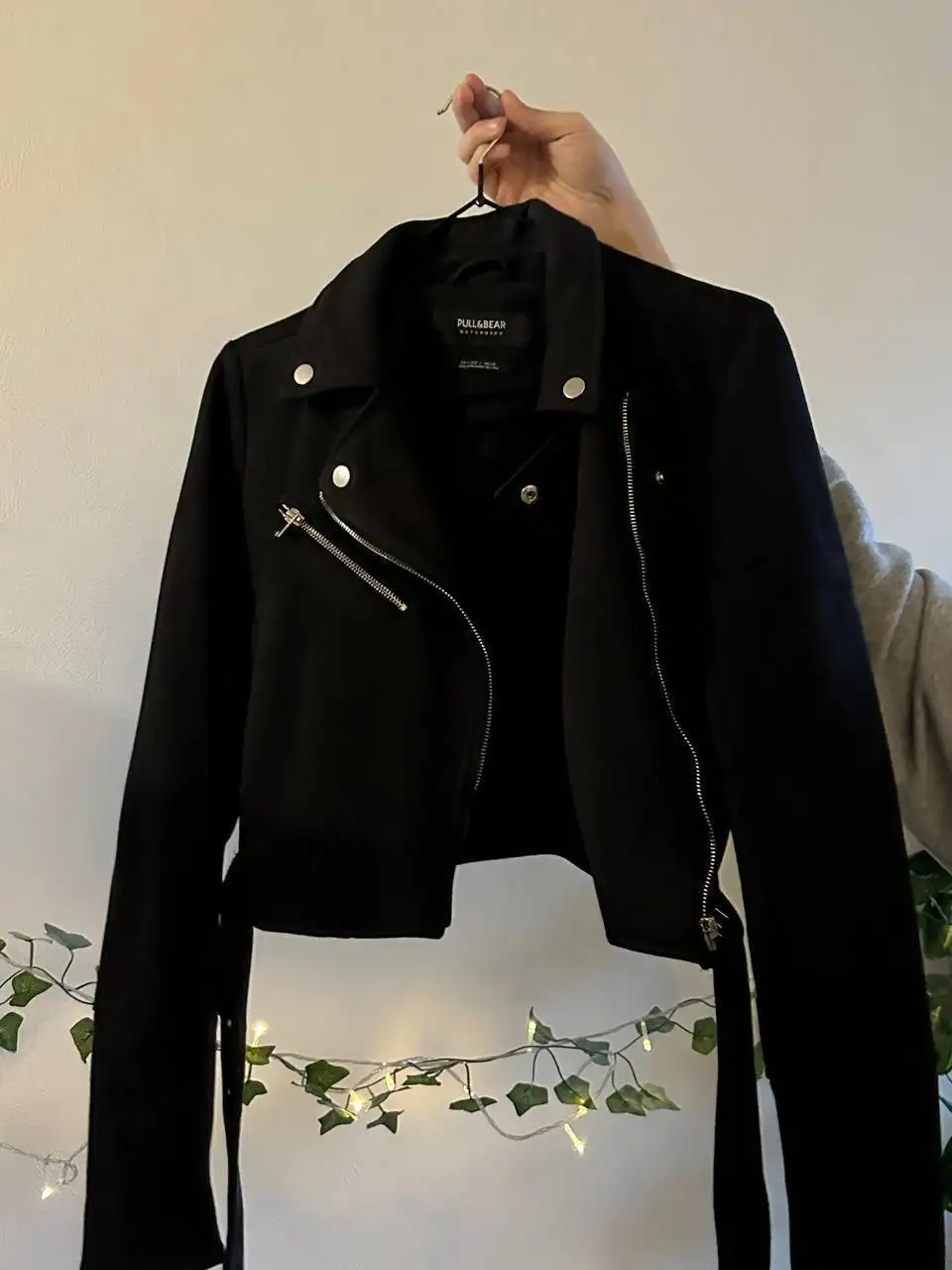 Косуха и сумки PULL&BEAR, HENNEY BEAR, GUESS - Верхняя одежда и аксессуары (Одежда) в Калининград