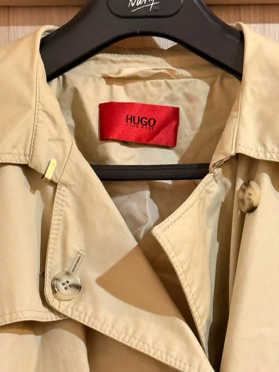 Продам тренч Hugo Boss и пальто Mara - Верхняя одежда (Одежда) в Калининград