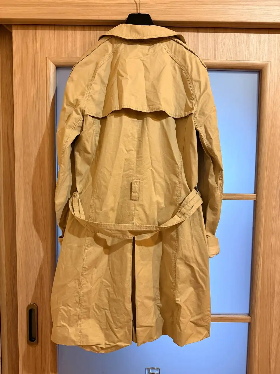 Продам тренч Hugo Boss и пальто Mara - Верхняя одежда (Одежда) в Калининград