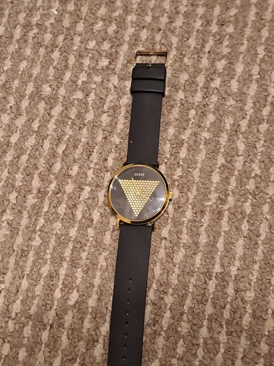 Часы GUESS с мелкими царапинами - Аксессуары (Одежда) в Калининград