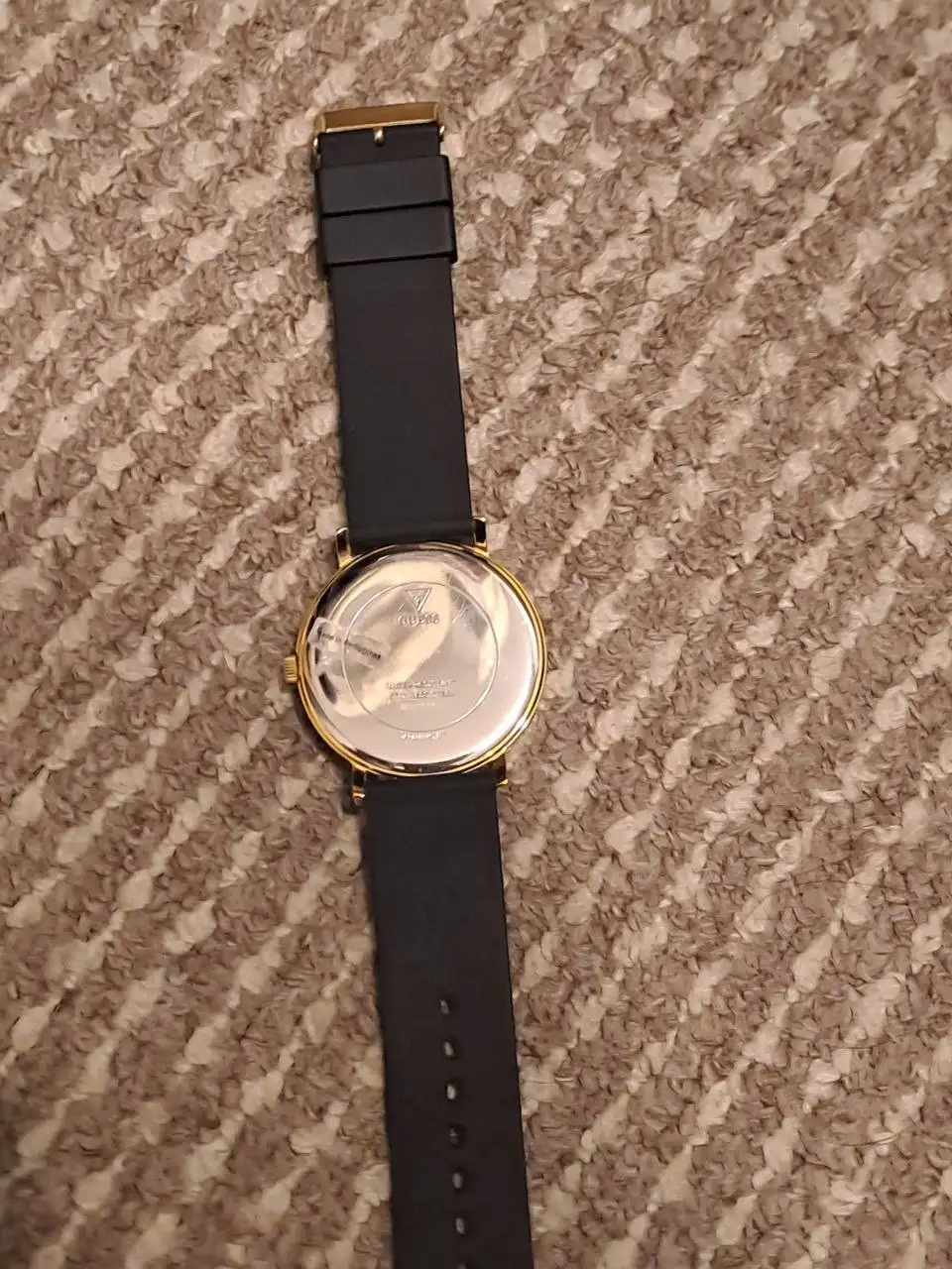 Часы GUESS с мелкими царапинами - Аксессуары (Одежда) в Калининград