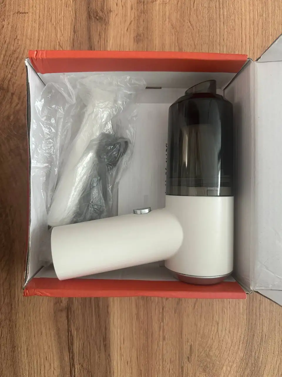 Продажа часов, заправочной станции и автомобильного мини пылесоса - Барахолка в Калининград