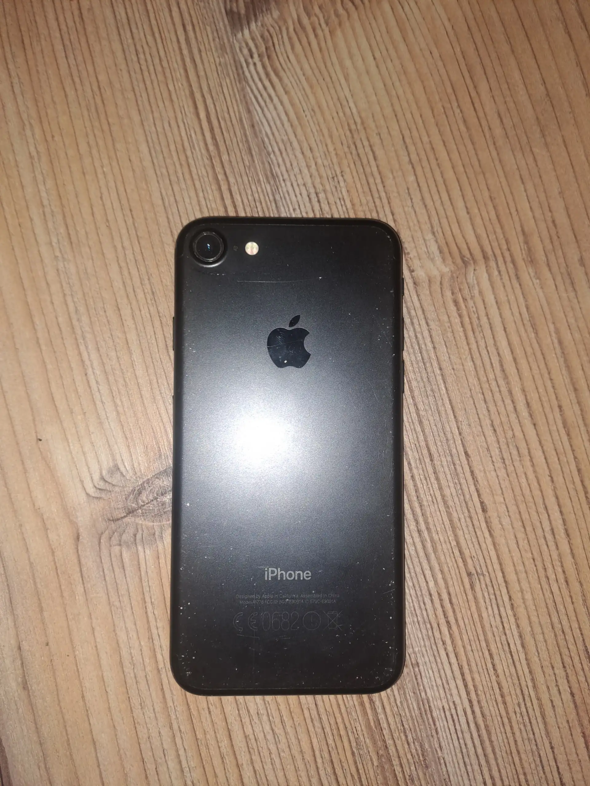 Айфон 7 и часы GUESS - Барахолка в Калининград