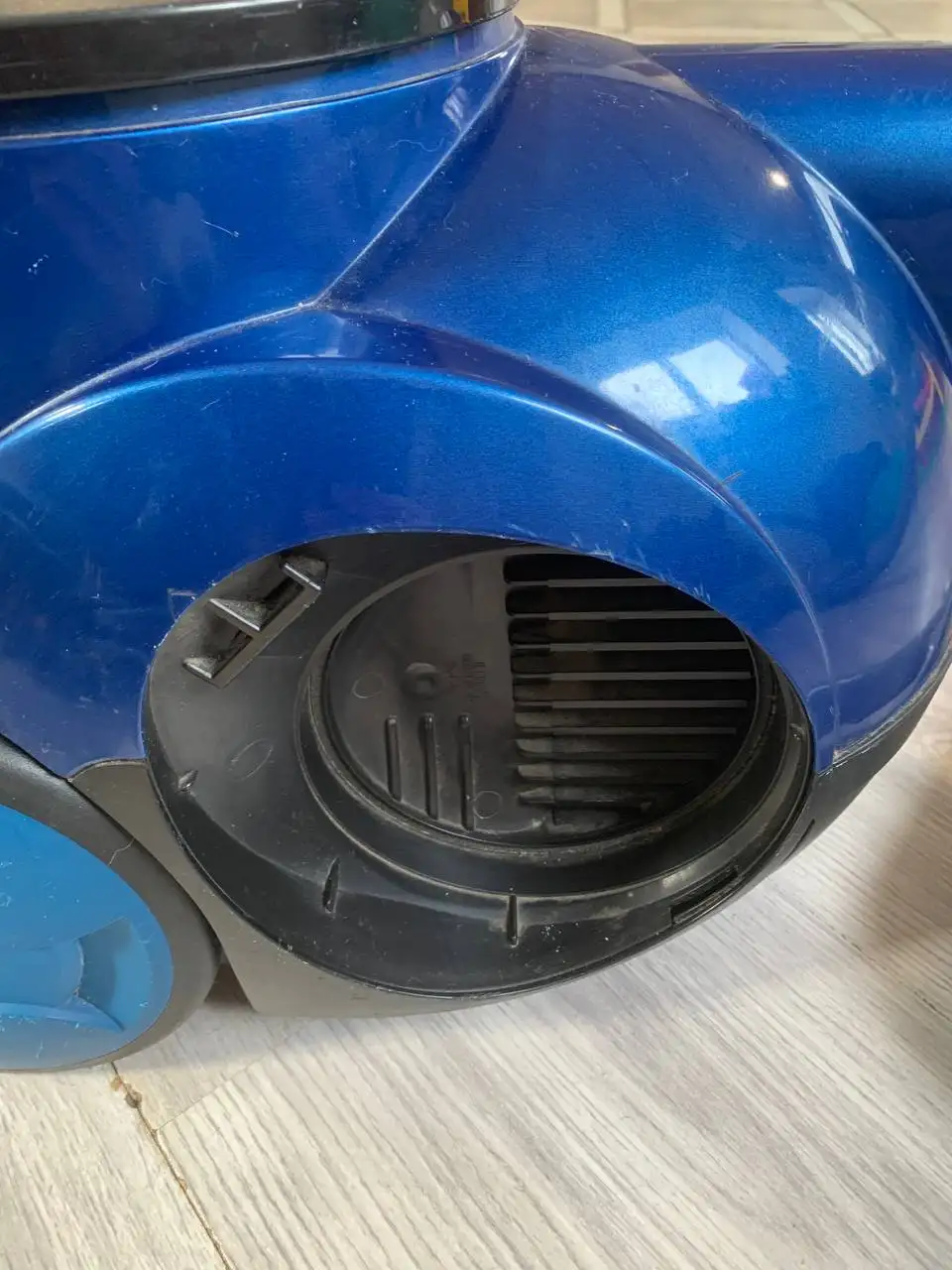 Продам пылесос LG в исправном состоянии - Барахолка в Калининград