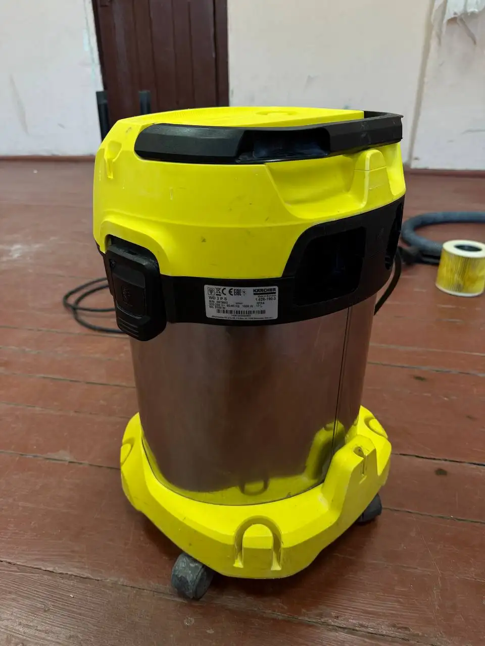 Оригинальный строительный пылесос Karcher WD3 Premium - Строительный инструмент (Барахолка) в Калининград