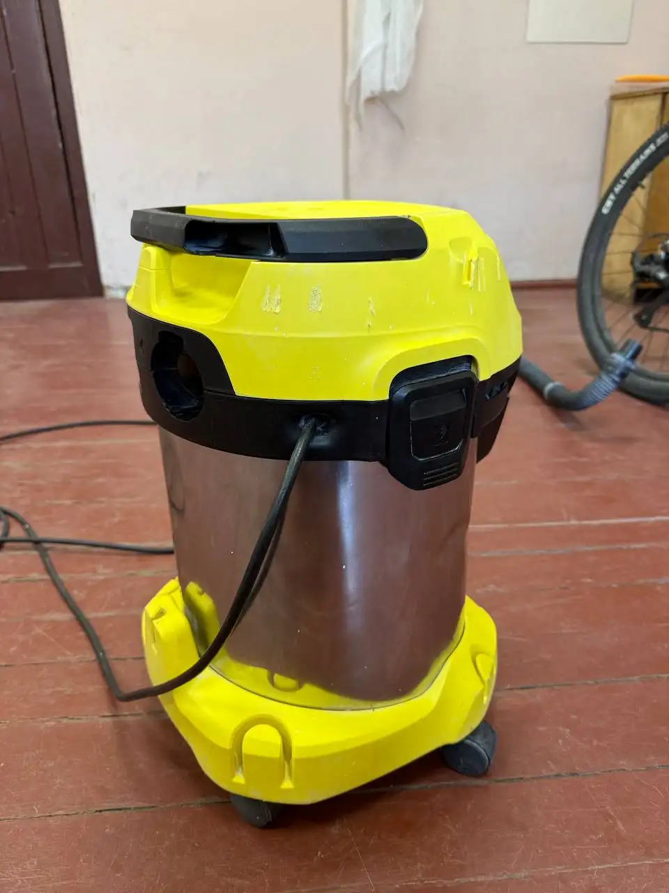 Оригинальный строительный пылесос Karcher WD3 Premium - Строительный инструмент (Барахолка) в Калининград