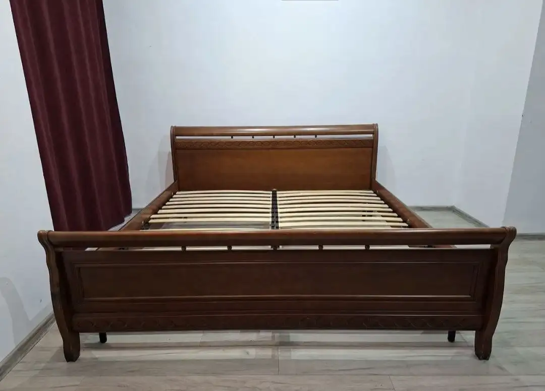 Продаётся кровать в очень хорошем состоянии - Мебель (Для дома и дачи) в Калининград