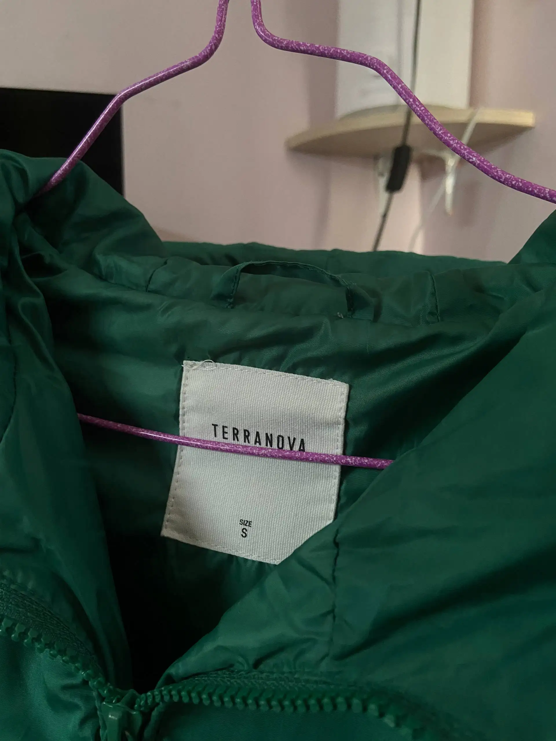 Продам куртку дутую укороченную Terranova - Верхняя одежда (Одежда) в Калининград