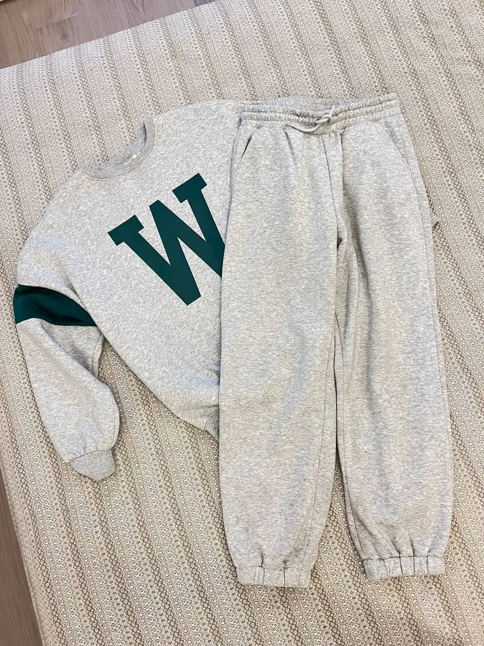 Женский спортивный костюм Ostin S/M оверсайз - Спортивная одежда (Одежда) в Калининград