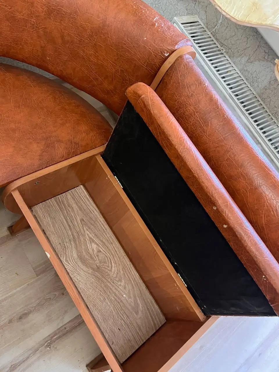 Продам металлический уголок 130x100 - Металлопрокат (Запчасти) в Чкаловск