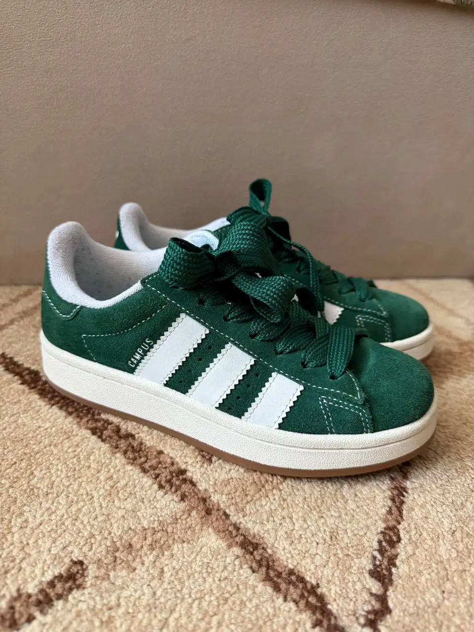 Продажа б/у обуви: кеды, кроссовки, сандалии - Обувь (Одежда) в Калининград