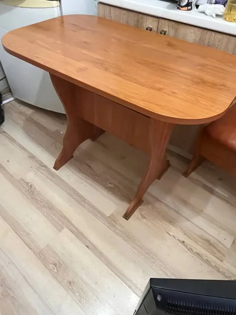 Продам кухонный стол - частное объявление в Калининград