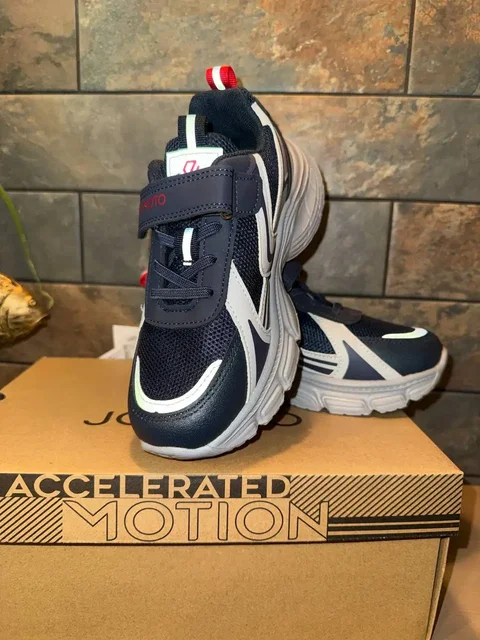 Продам новые кроссовки, размер 33 - частное объявление в Калининград