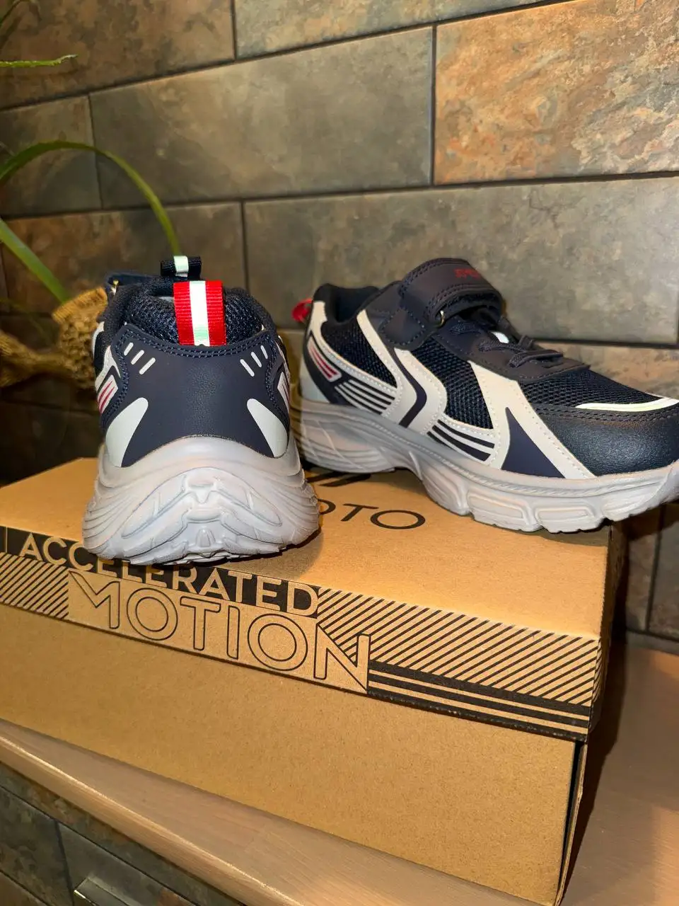 Продам новые кроссовки, размер 33 - Детская обувь (Одежда) в Калининград