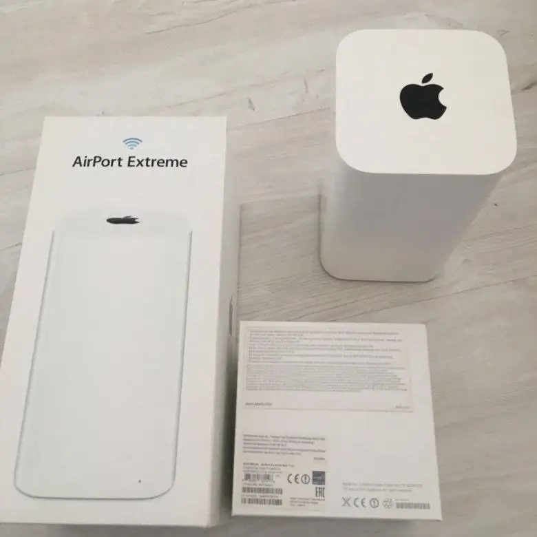 Wi-Fi роутеры Zyxel и Apple - Сетевое оборудование (Электроника) в Калининград