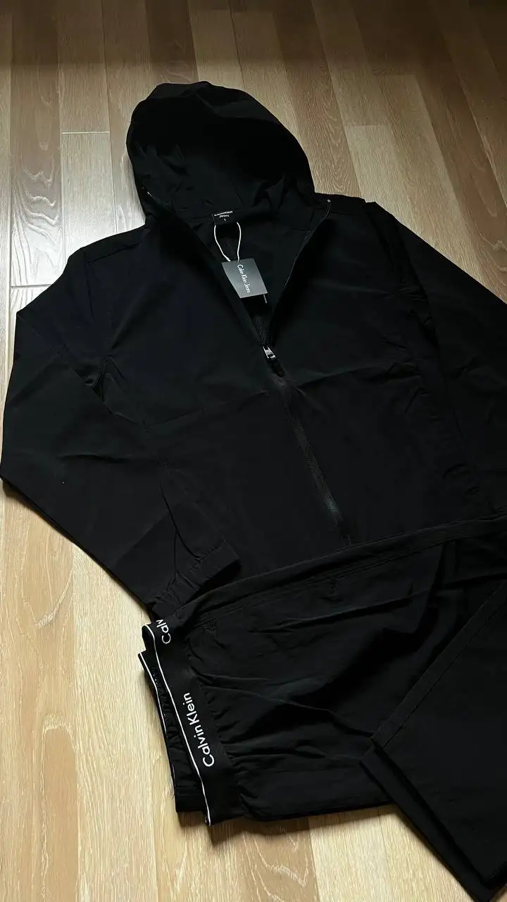 Костюм Calvin Klein новый - Костюмы (Одежда) в Калининград