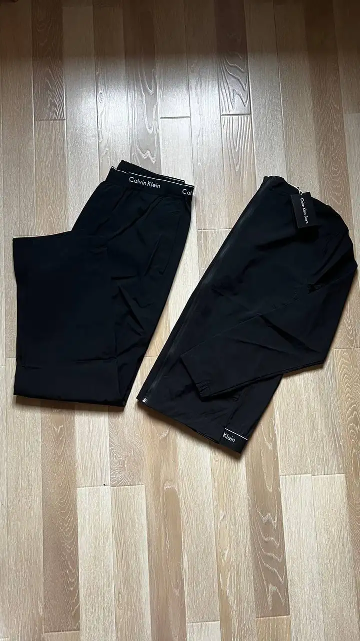 Костюм Calvin Klein новый - Костюмы (Одежда) в Калининград