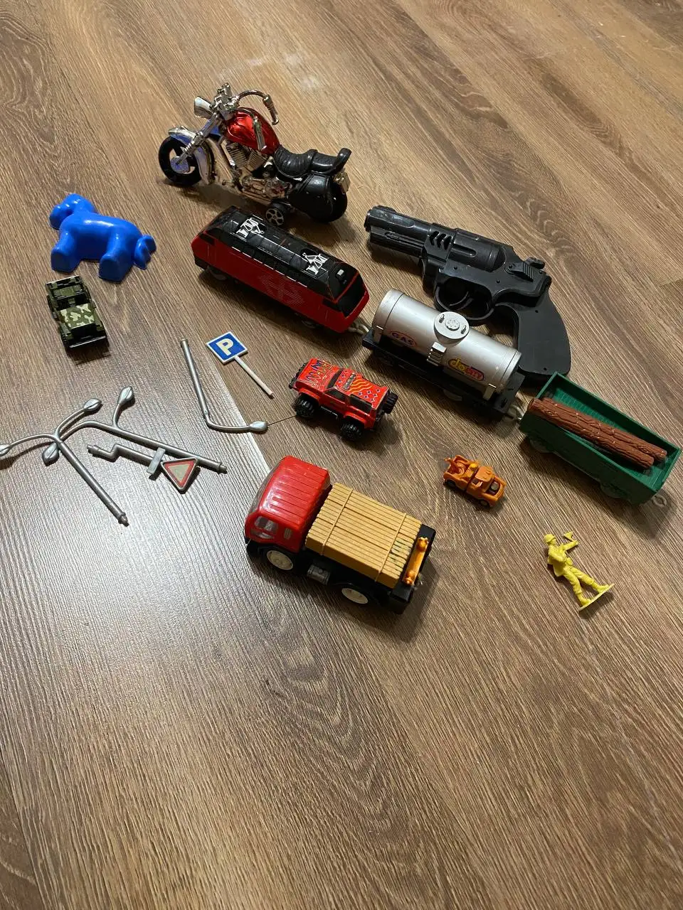 Зимние сапоги кирзовые и прочее - Обувь (Одежда) в Калининград