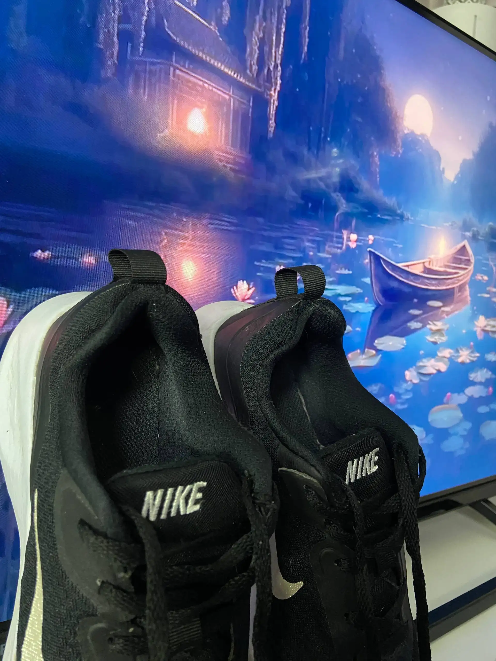 Продам оригинальные кроссовки Nike - Обувь (Одежда) в Калининград