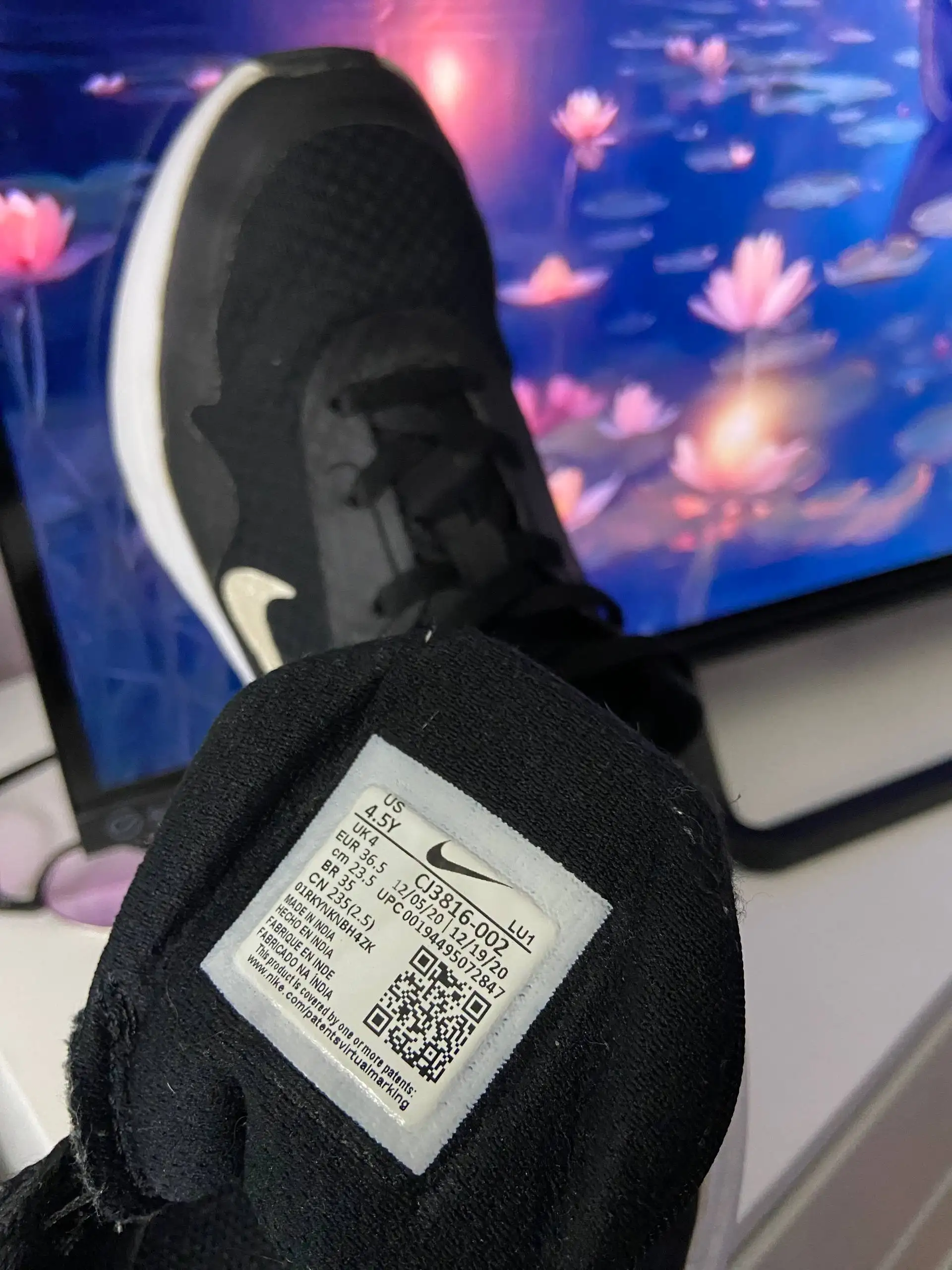 Продам оригинальные кроссовки Nike - Обувь (Одежда) в Калининград