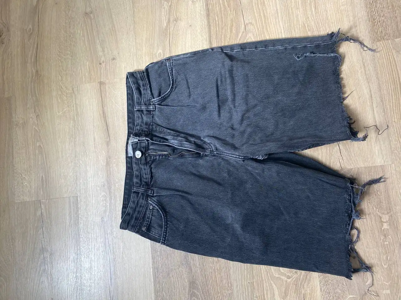 Продажа одежды: футболки, джинсы, кофты, пиджак Guess, шорты - Верхняя одежда (Одежда) в Калининград