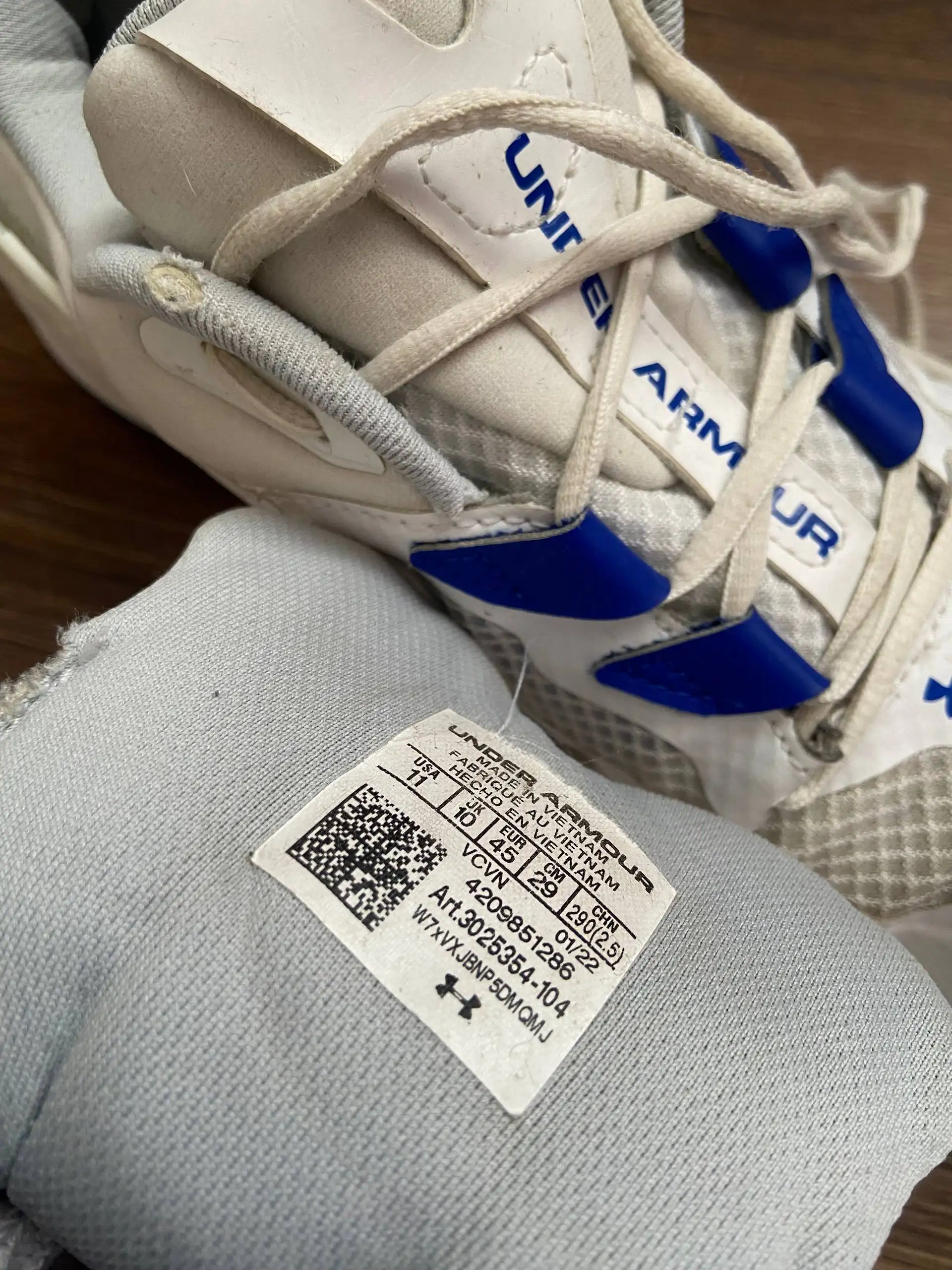 Продам кроссовки Under Armour оригинальные 45 размер - Обувь (Одежда) в Калининград