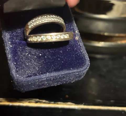 Серебряное кольцо с фианитами 17 размера - Игры и приставки в Калининград