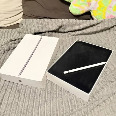 Продам iPad 9-го поколения 2021 со стилусом - Игры и приставки в Калининград