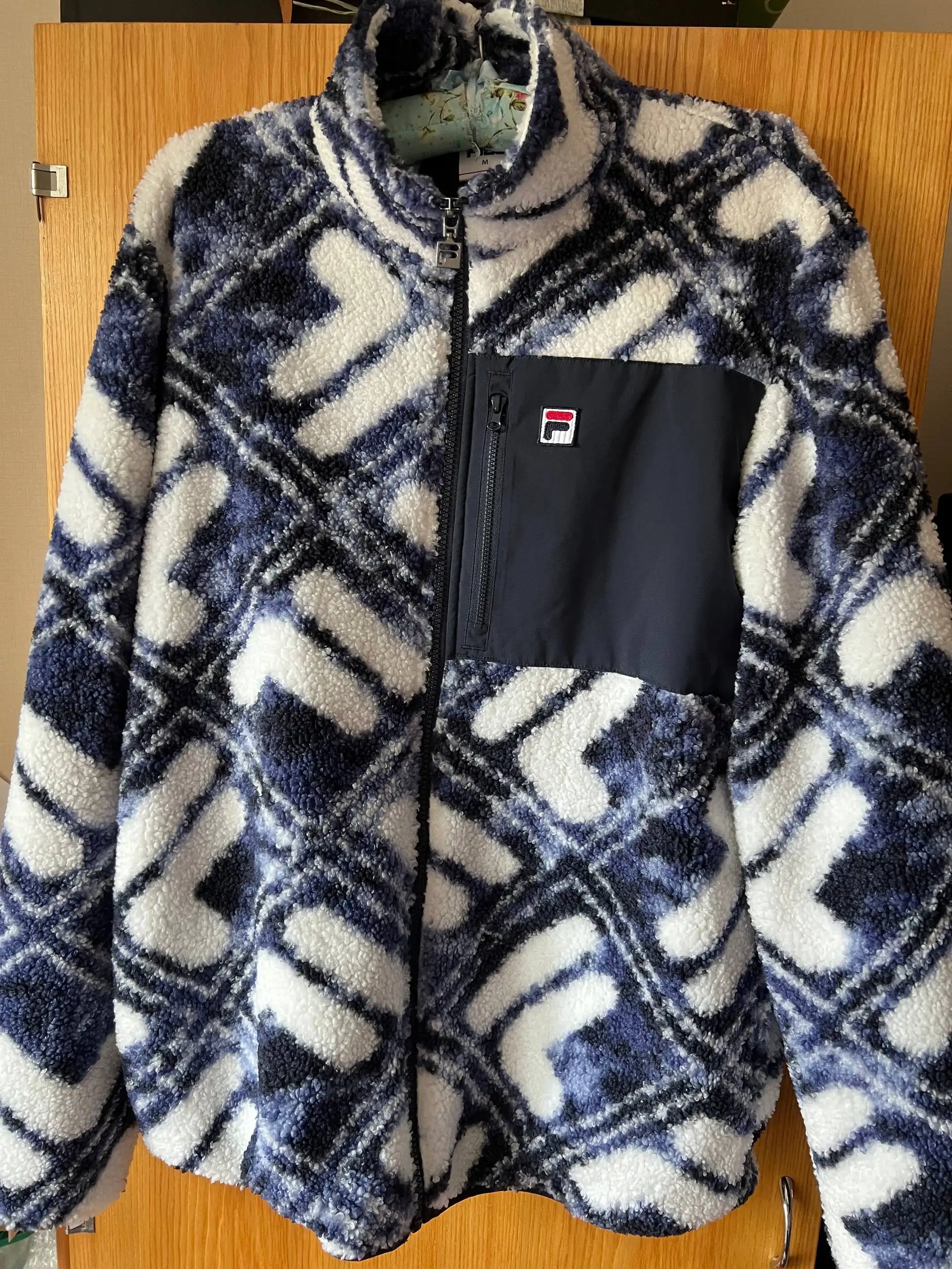 Продам толстовку Fila Heritage - Верхняя одежда (Одежда) в Калининград