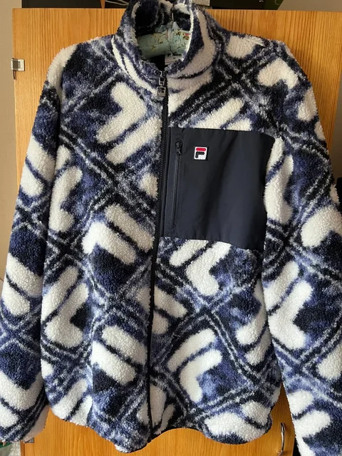 Продам толстовку Fila Heritage - Верхняя одежда в Калининград