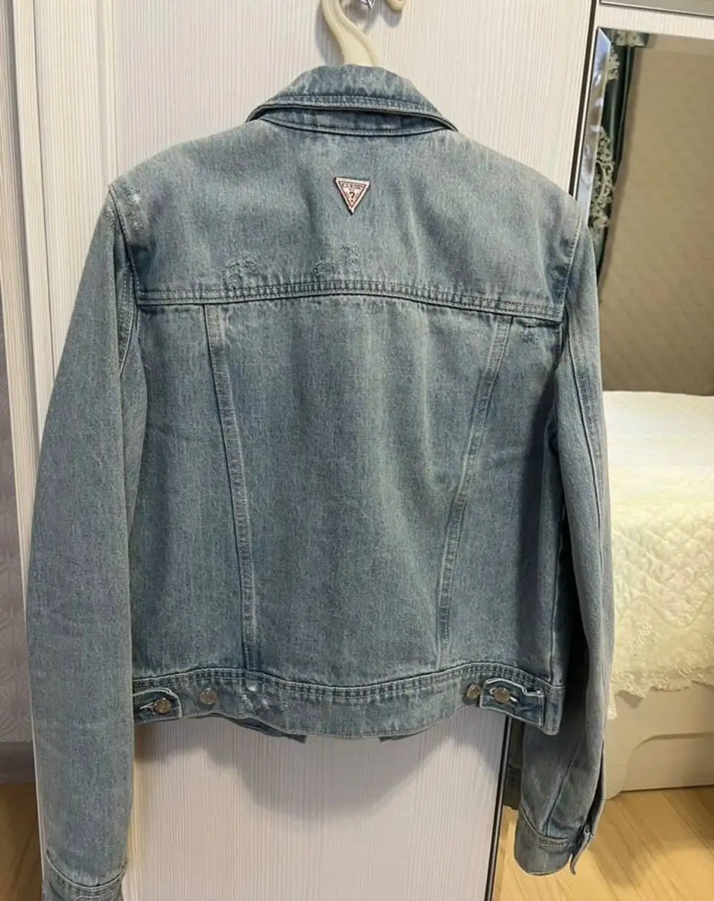 Джинсовая куртка Guess XS - Верхняя одежда (Одежда) в Калининград