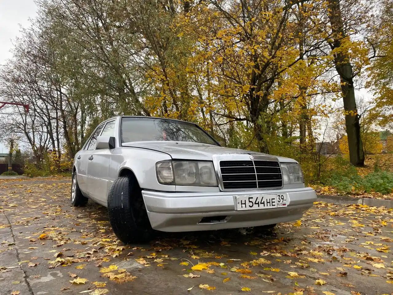 Продается Mercedes 124/2.3 объем 1991 года