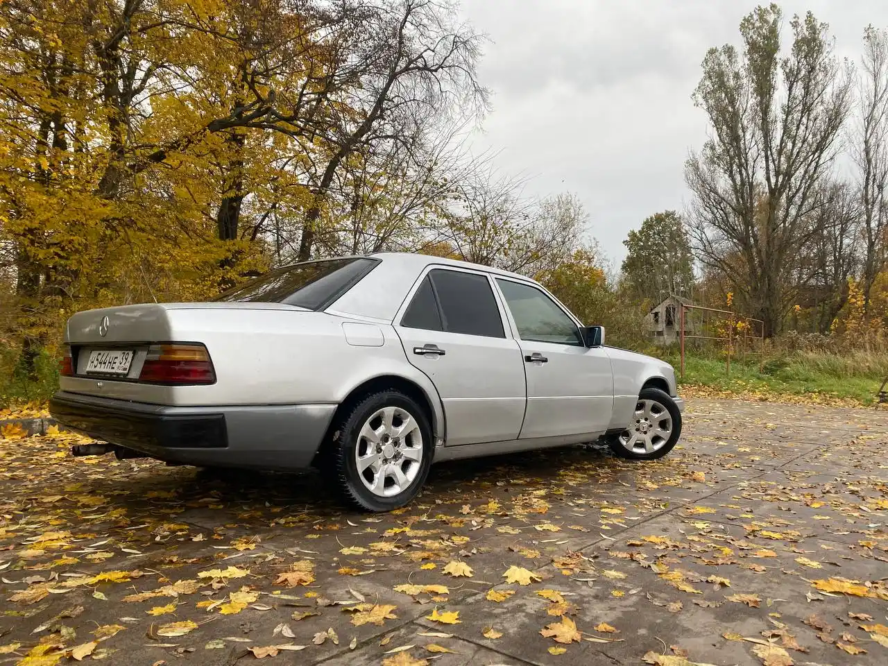 Продается Mercedes 124/2.3 объем 1991 года