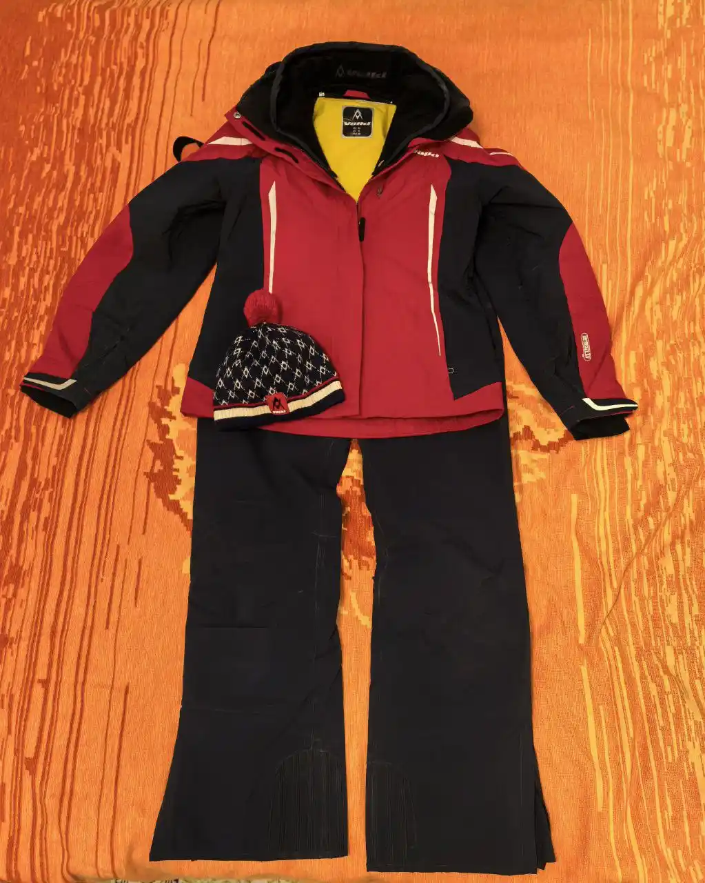 Продам зимний костюм женский