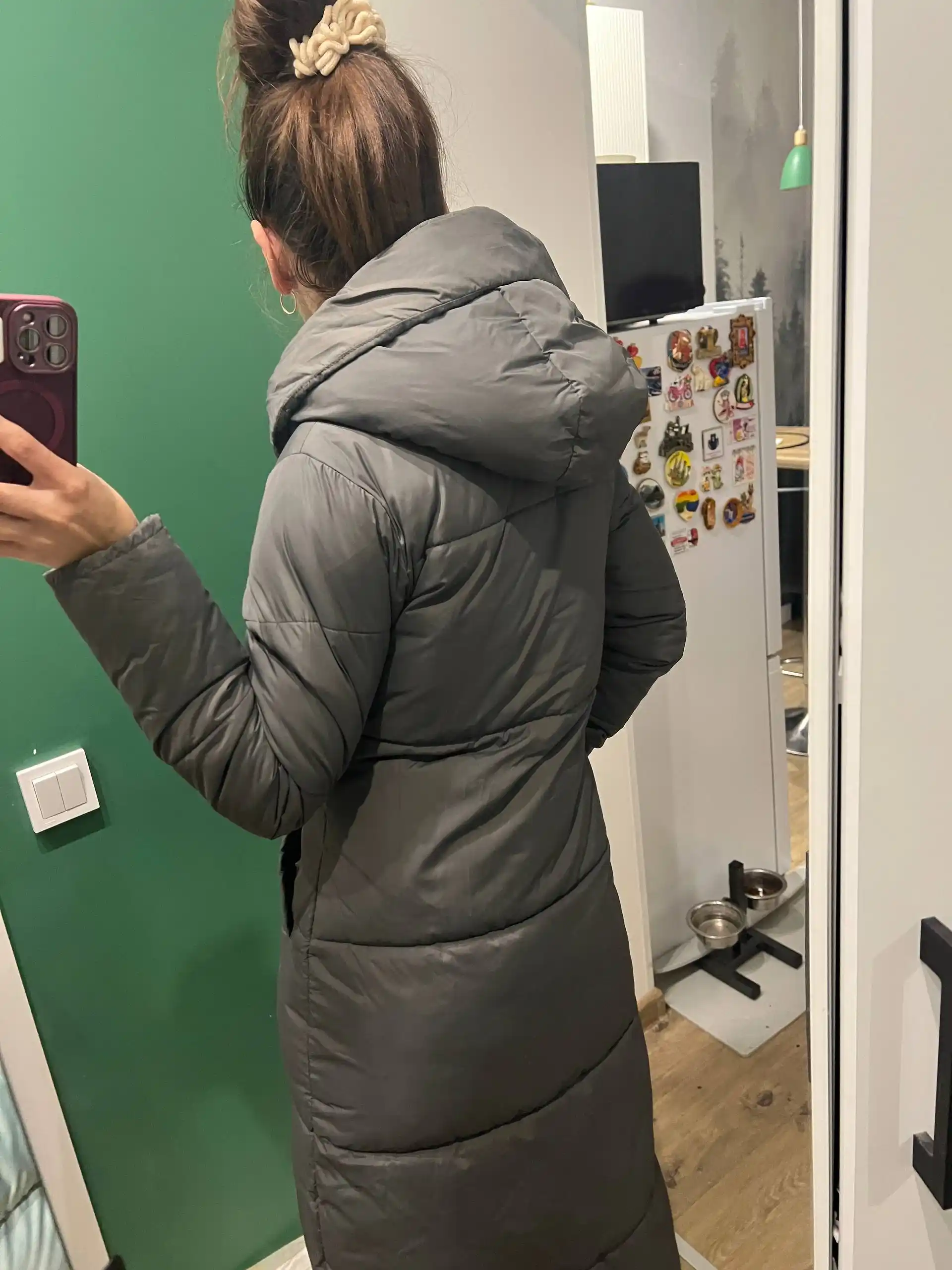 Пуховик теплый с капюшоном