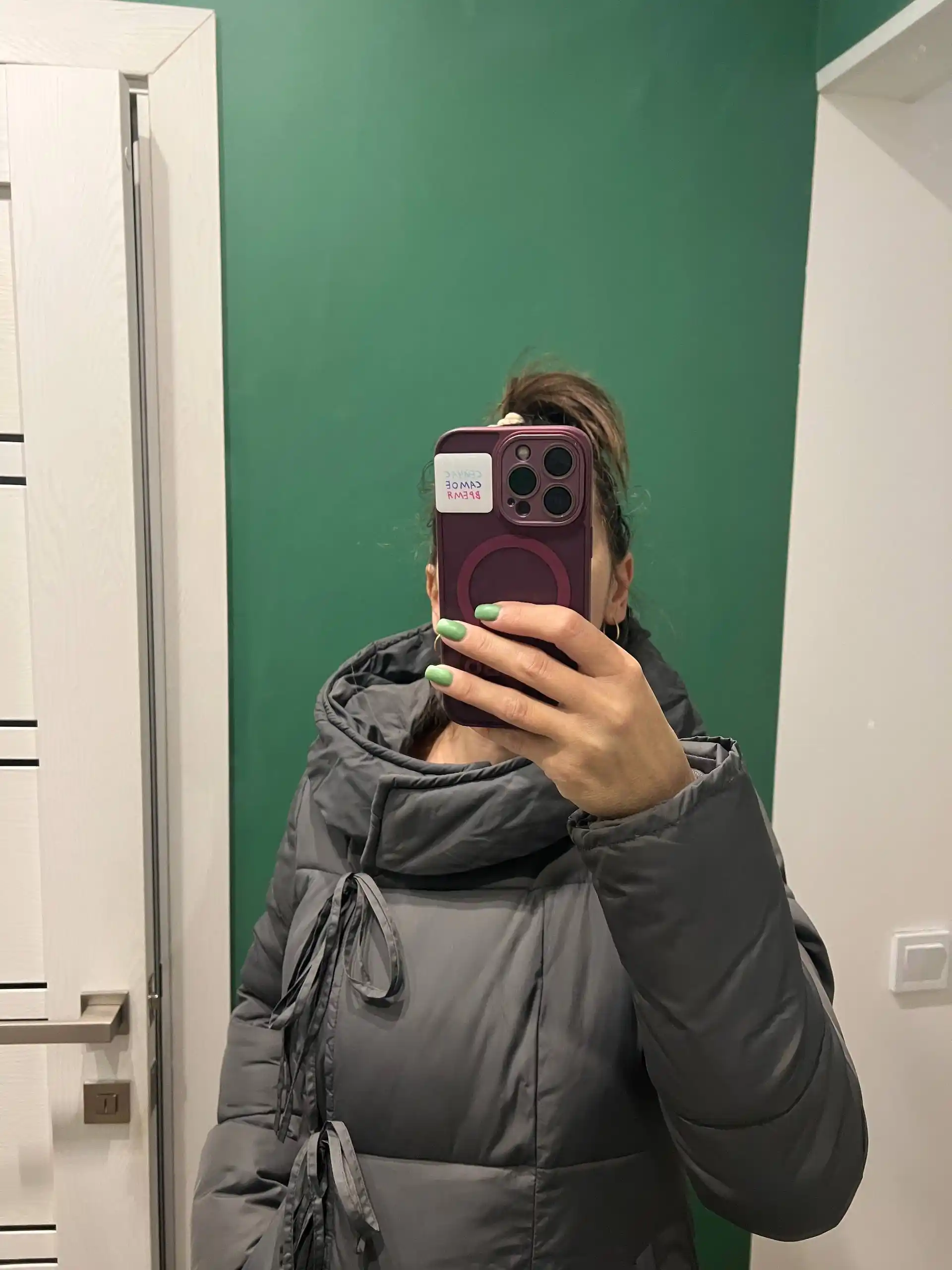 Пуховик теплый с капюшоном