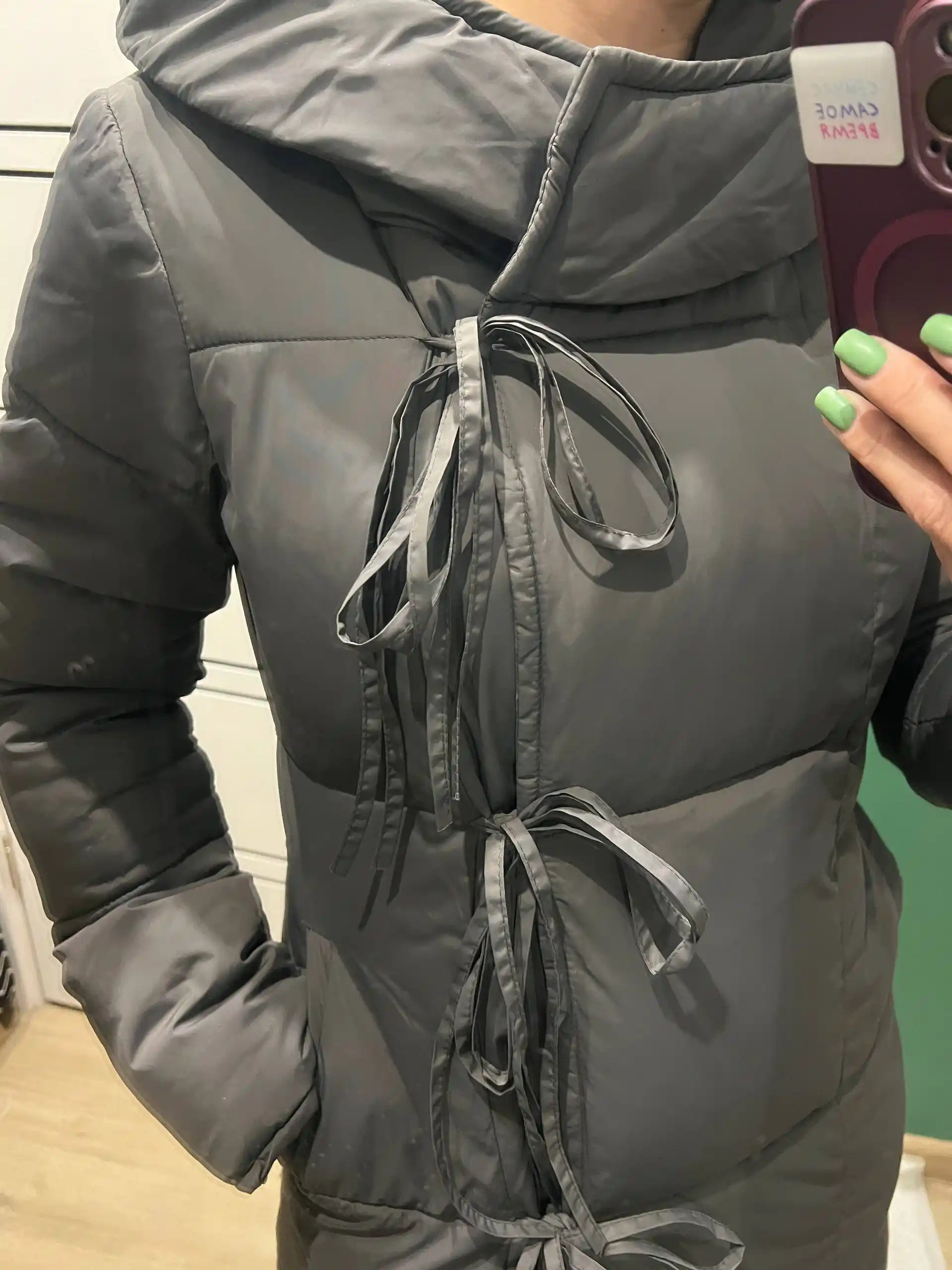 Пуховик теплый с капюшоном