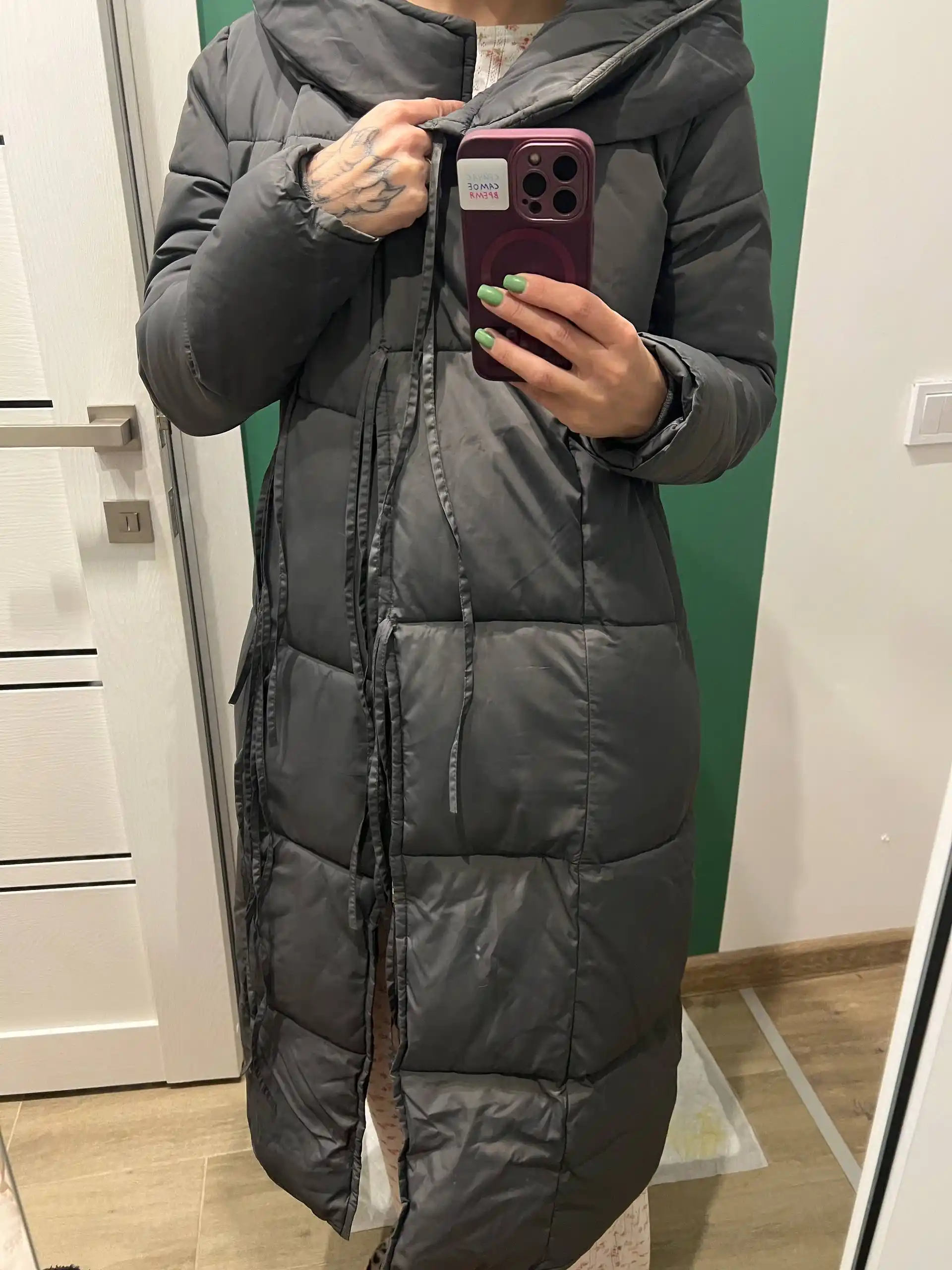 Пуховик теплый с капюшоном