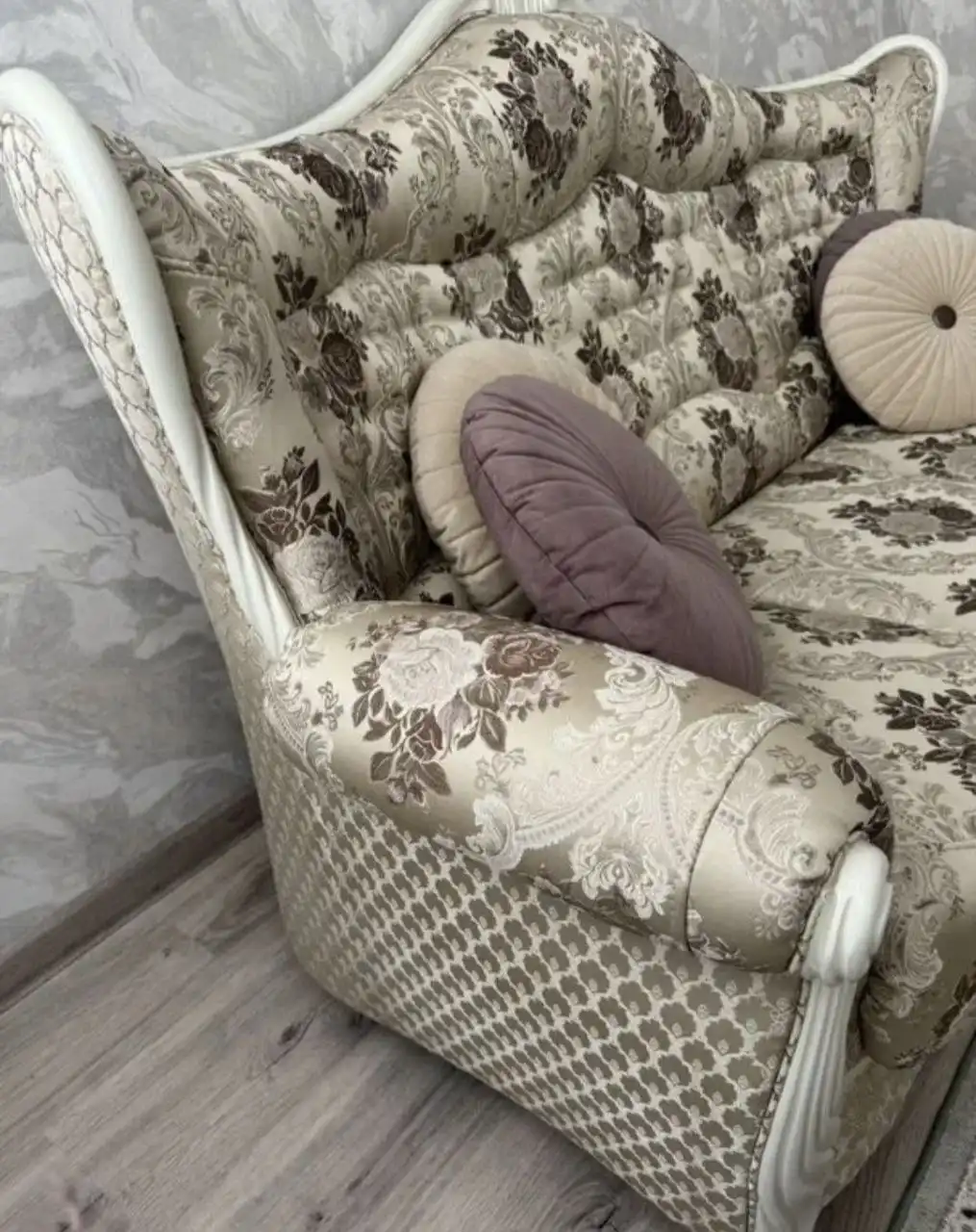 Продаётся комплект мягкой мебели