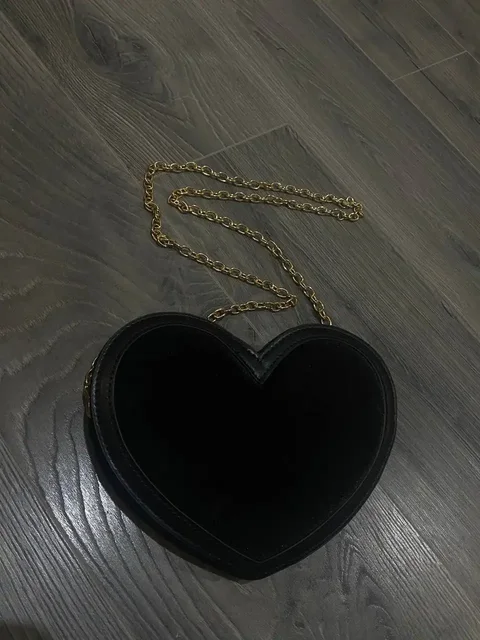 Сумка черная в виде сердца - Одежда в Калининград