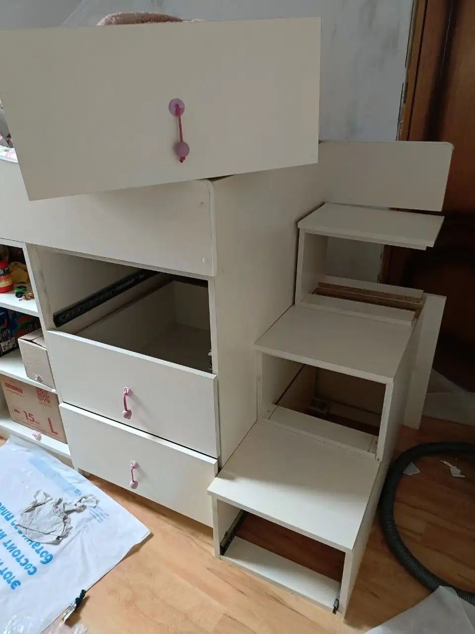 Продается комплект детской мебели