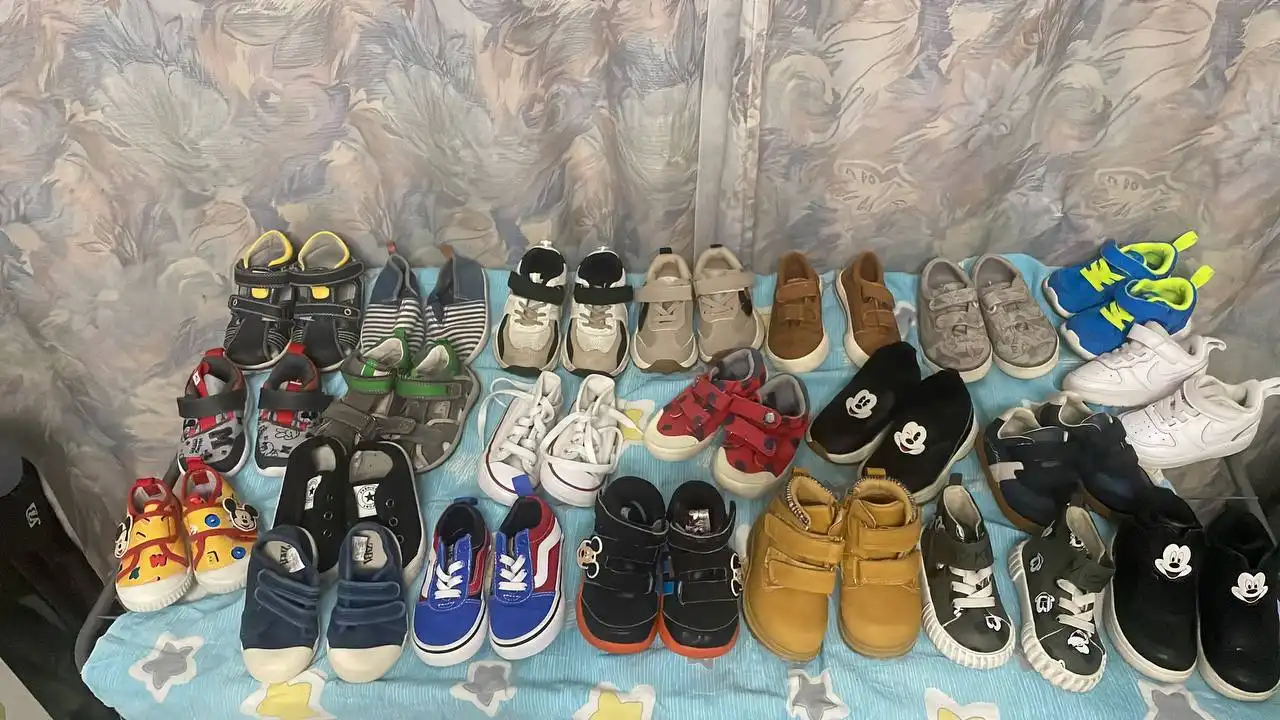 Продажа пар обуви