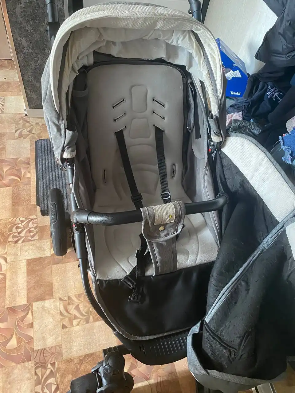 Продам прогулочную коляску Camarelo Elf