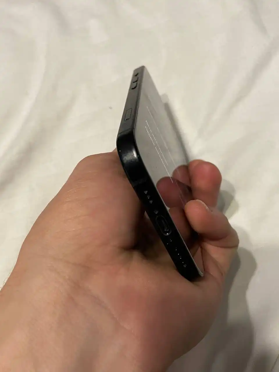 Продажа iPhone 15 128 ГБ черный