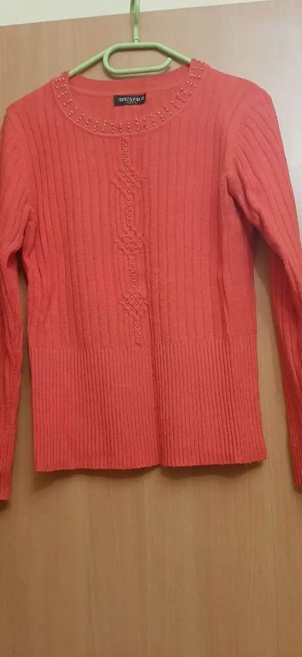 Женская одежда: платья, блузки, кофточки