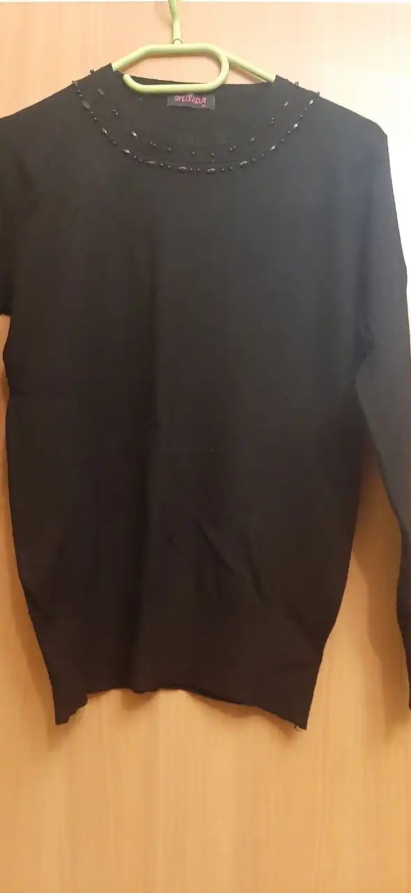 Женская одежда: платья, блузки, кофточки