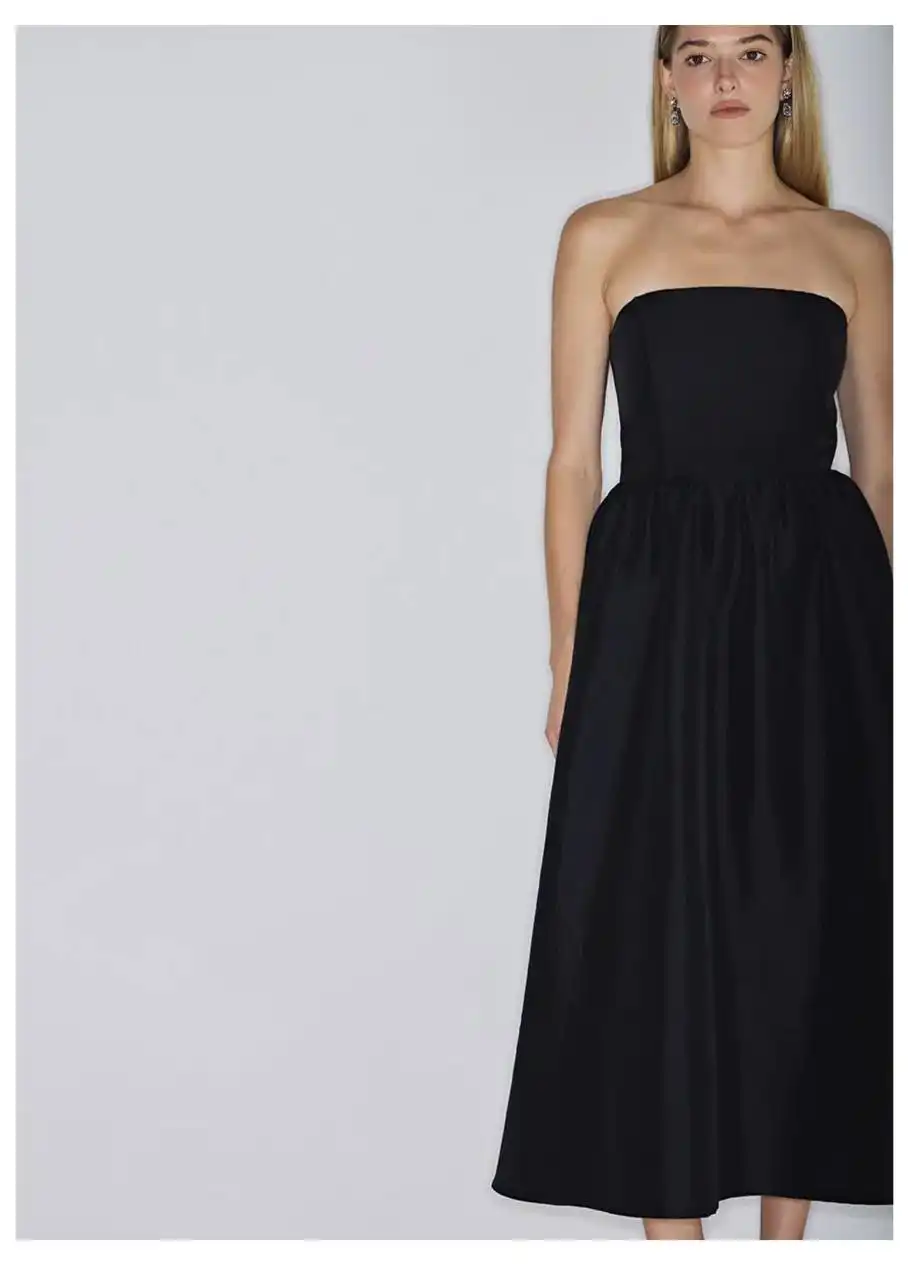 Ботильоны Vilet и черное вечернее платье