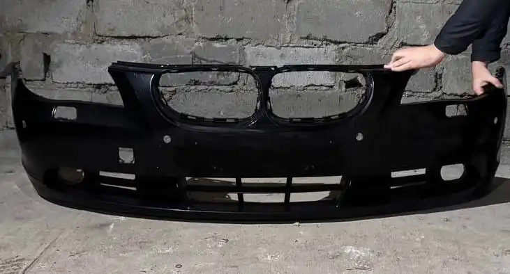 Продам передний бампер BMW E60 цвет 475