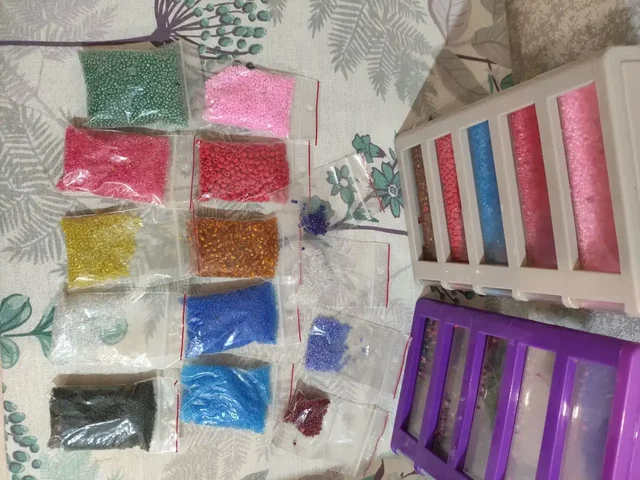 Продажа бисера и контейнеров для хранения - частное объявление в Калининград